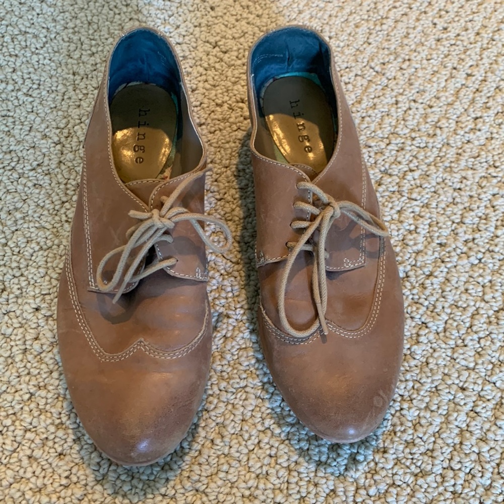 Hinge Oxford shoes